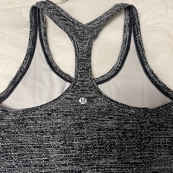 Lululemon tank - great condition like new - Picture 3 of 4